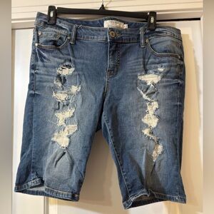 Torrid Distressed Bermuda Demin Size 14